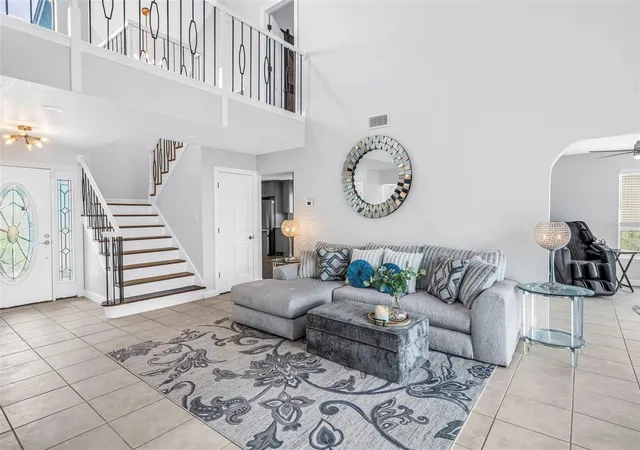 Photo 4 of Single family home for sale at 2111 Harbour Watch Dr, Tarpon Springs, FL 34689 | MLS# W7888970 | Listing updated on 2026-09-20