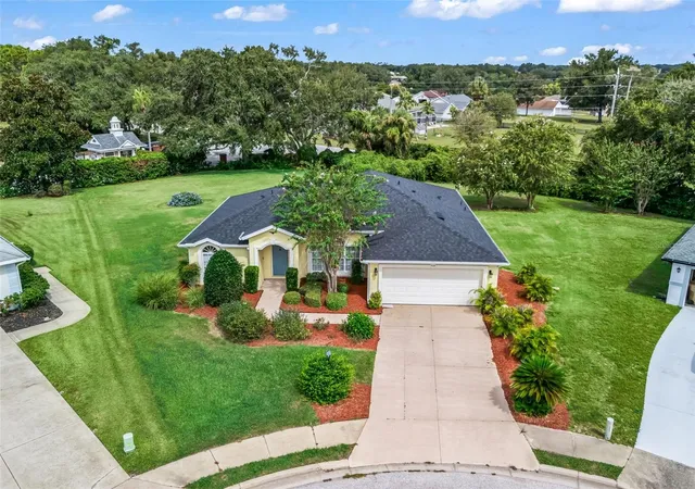 Photo 1 of Single family home for sale at 5123 Grove Manor, Lady Lake, FL 32159 | MLS# G5117040 | Listing updated on 2026-09-14
