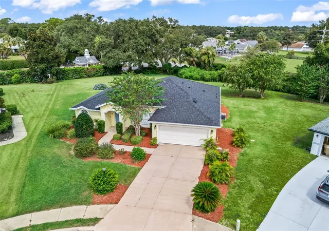 Photo 2 of Single family home for sale at 5123 Grove Manor, Lady Lake, FL 32159 | MLS# G5117040 | Listing updated on 2026-09-14