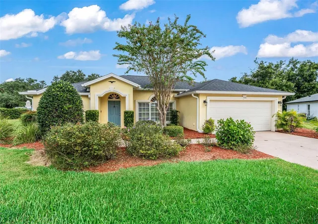 Photo 4 of Single family home for sale at 5123 Grove Manor, Lady Lake, FL 32159 | MLS# G5117040 | Listing updated on 2026-09-14