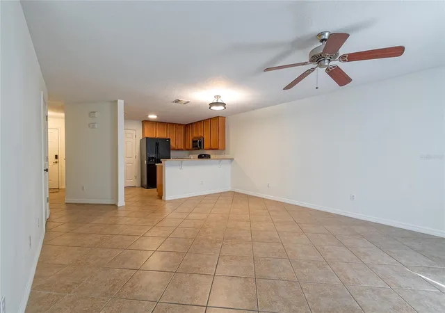 Photo 4 of Townhouse for sale at 3745 Collingwood Ln, Oviedo, FL 32765 | MLS# O6437056 | Listing updated on 2026-09-21