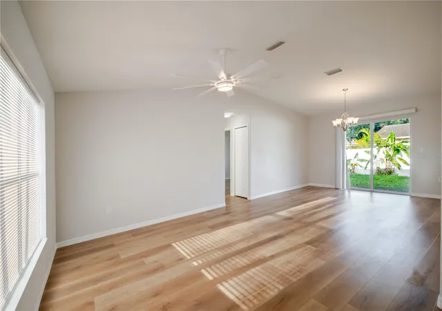 Photo 5 of Single family home for sale at 3147 Lobelia Rd, Venice, FL 34293 | MLS# A4704238 | Listing updated on 2026-08-30
