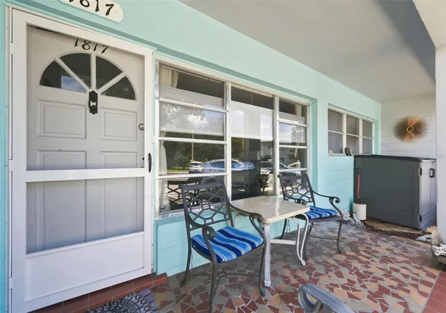 Listing Photo 5 - Condo for sale in building located at 4300 58Th St N, Kenneth City, FL 33709 - Unit #1817