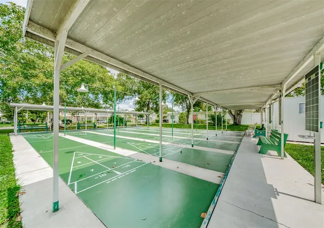 Listing Photo 2 - Condo for sale in building located at 4300 58Th St N, Kenneth City, FL 33709 - Unit #1817
