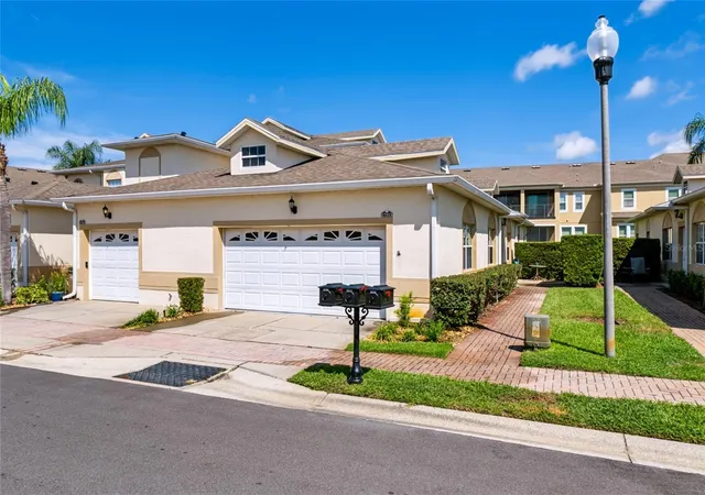 Photo 1 of Townhouse for sale at 17313 Chateau Pine Wy, Clermont, FL 34711 | MLS# R4911897 | Listing updated on 2026-09-05