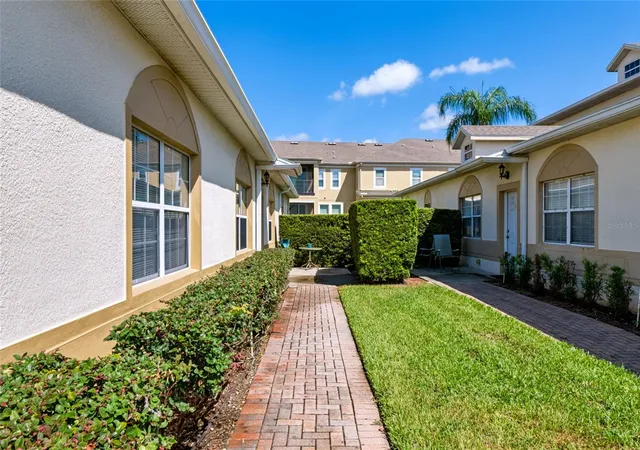 Photo 3 of Townhouse for sale at 17313 Chateau Pine Wy, Clermont, FL 34711 | MLS# R4911897 | Listing updated on 2026-09-05