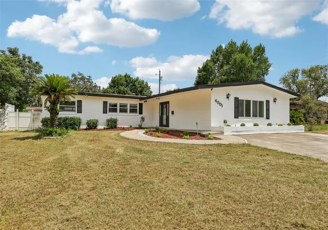 Photo 3 of Single family home for sale at 4001 Timber Trl, Orlando, FL 32808 | MLS# O6437063 | Listing updated on 2026-08-28