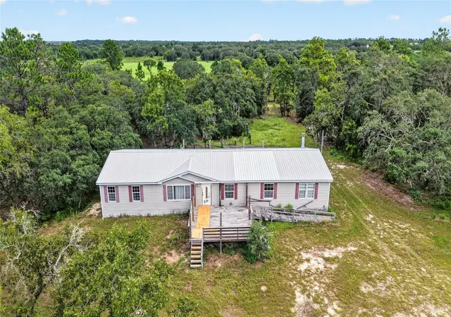 Photo 1 of Manufactured home for sale at 13291 Se 101st Pl, Dunnellon, FL 34431 | MLS# OM731208 | Listing updated on 2026-08-30