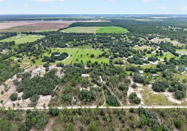 Photo 2 of Manufactured home for sale at 13291 Se 101St Pl, Dunnellon, FL 34431 | MLS# OM731208 | Listing updated on 2026-08-30