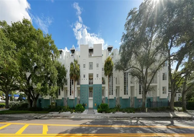 Photo 2 of Condo for sale at 4950 Bayshore Blvd #16, Tampa, FL 33611 | MLS# TB8543083 | Listing updated on 2026-09-19
