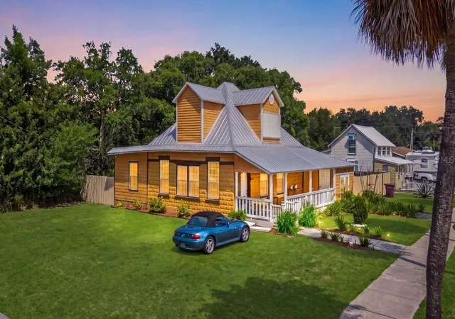 Photo 1 of Single family home for sale at 1024 Vermont Ave, Saint Cloud, FL 34769 | MLS# O6437083 | Listing updated on 2026-09-16