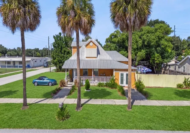 Photo 2 of Single family home for sale at 1024 Vermont Ave, Saint Cloud, FL 34769 | MLS# O6437083 | Listing updated on 2026-09-16