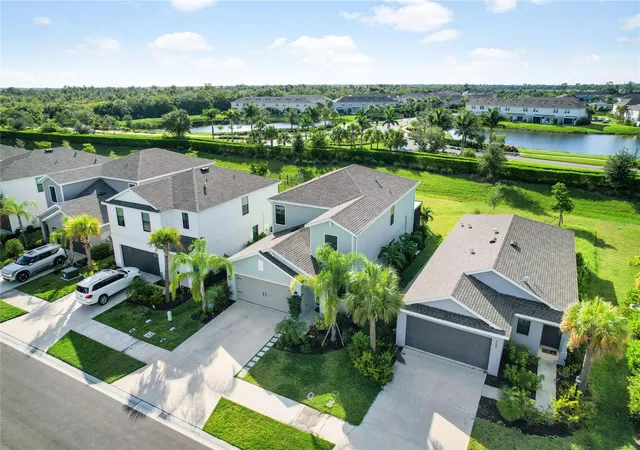 Photo 3 of Sale Pending at 9080 Tequila Sunrise Dr, Sarasota, FL 34241 | MLS# A4704249 | Listing updated on 2026-09-06