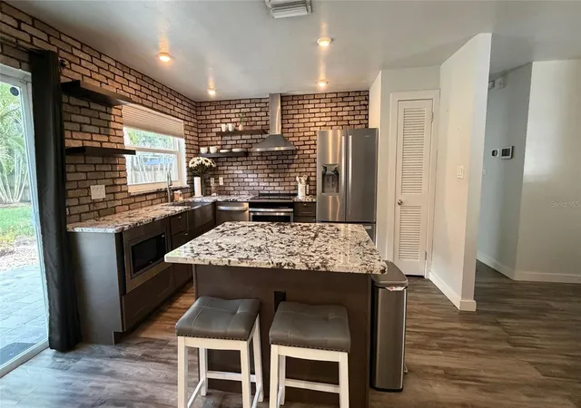 2nd image of 620 La Plaza Ave S, St Petersburg, FL 33707 | MLS# TB8543100
