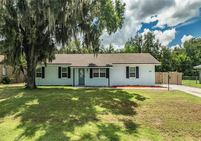 Photo 1 of Sale Pending at 2250 Maple Hl Dr, Lakeland, FL 33811 | MLS# L4964625 | Listing updated on 2026-09-15