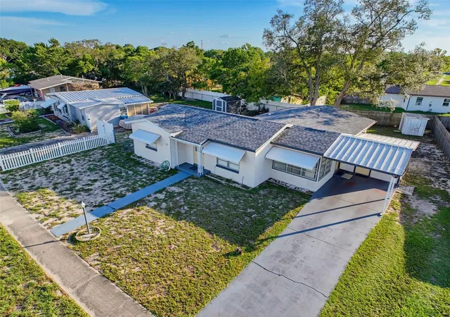 Photo 3 of Single family home for sale at 439 Briarwood Ln, Spring Hill, FL 34606 | MLS# TB8543114 | Listing updated on 2026-08-30