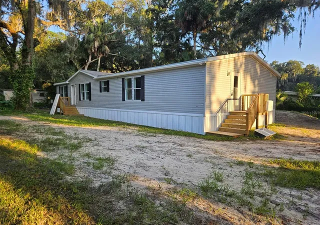 Photo 1 of Manufactured home for sale at 3050 Cr 418, Lake Panasoffkee, FL 33538 | MLS# O6437108 | Listing updated on 2026-09-23