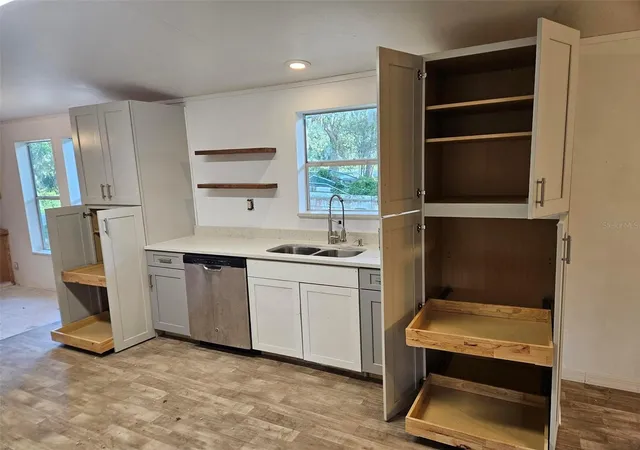 Photo 3 of Manufactured home for sale at 3050 Cr 418, Lake Panasoffkee, FL 33538 | MLS# O6437108 | Listing updated on 2026-09-23