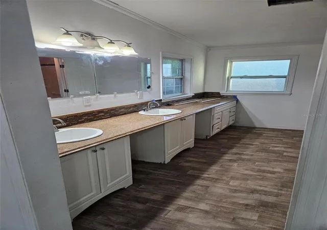 Photo 3 of Manufactured home for sale at 3050 Cr 418, Lake Panasoffkee, FL 33538 | MLS# O6437108 | Listing updated on 2026-09-23