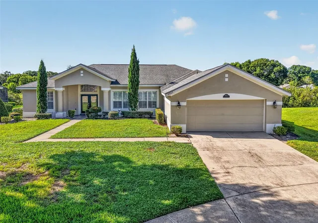 Photo 2 of Single family home for sale at 6022 Falconbridge Pl, Mount Dora, FL 32757 | MLS# G5117049 | Listing updated on 2026-09-01