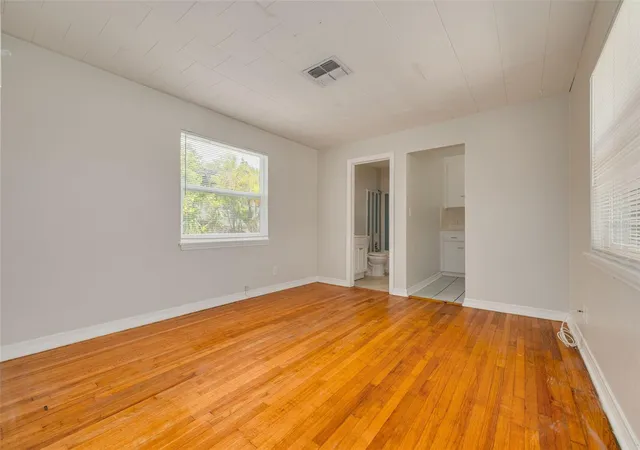 Photo 2 of Single family home for sale at 301 24Th Ave N, St Petersburg, FL 33704 | MLS# TB8543127 | Listing updated on 2026-08-28