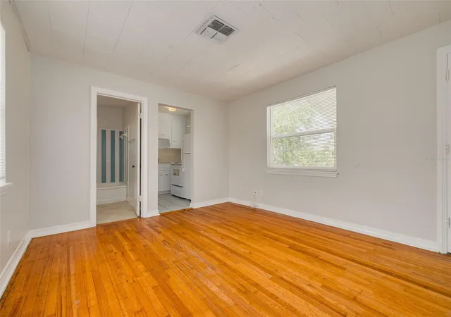 Photo 3 of Single family home for sale at 301 24Th Ave N, St Petersburg, FL 33704 | MLS# TB8543127 | Listing updated on 2026-08-28
