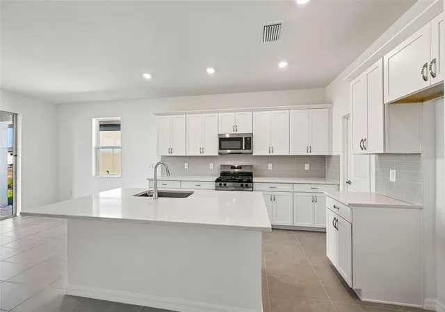 Photo 3 of Single family home for sale at 8709 Canard Cvs, Palmetto, FL 34221 | MLS# R4911899 | Listing updated on 2026-10-01
