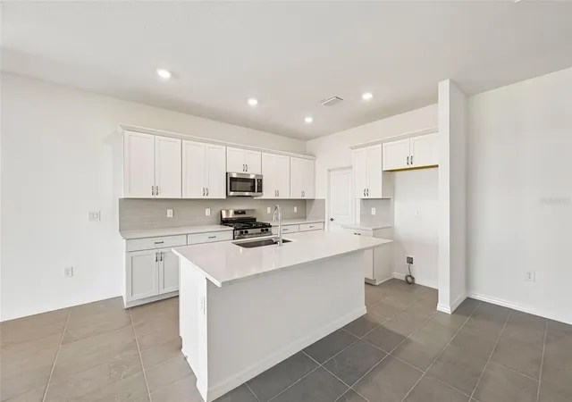 Photo 4 of Single family home for sale at 8709 Canard Cvs, Palmetto, FL 34221 | MLS# R4911899 | Listing updated on 2026-10-01