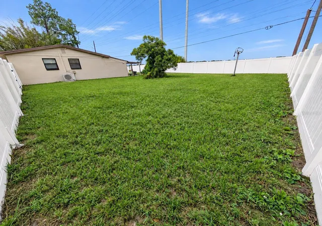 Photo 4 of Single family home for sale at 801 Brockway Ave, Orlando, FL 32807 | MLS# O6437133 | Listing updated on 2026-09-14