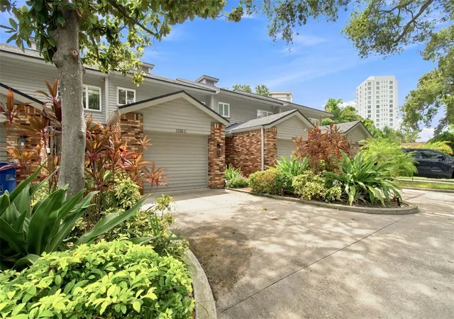 Photo 3 of Condo for sale at 2530 W Maryland Ave #C, Tampa, FL 33629 | MLS# TB8543151 | Listing updated on 2026-10-03