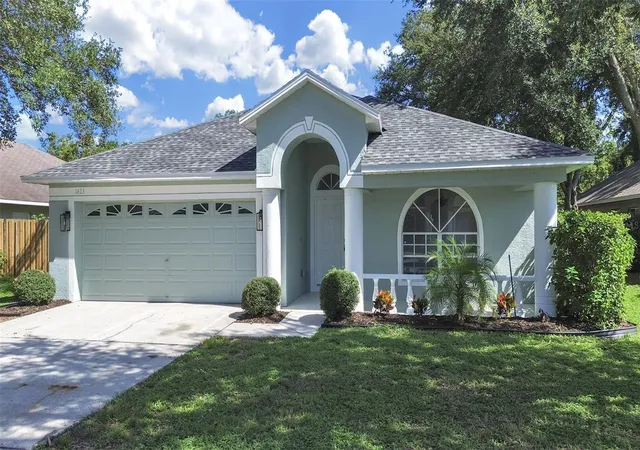 Photo 2 of Single family home for sale at 1423 Lake Shore Ranch Dr, Seffner, FL 33584 | MLS# TB8543164 | Listing updated on 2026-09-05