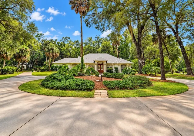 Photo 3 of Single family home for sale at 1830 Glenwood Oaks Ln, Deland, FL 32720 | MLS# V4950955 | Listing updated on 2026-10-09