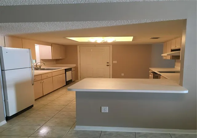 Photo 3 of Single family home for sale at 17513 Se 95Th Ct, Summerfield, FL 34491 | MLS# G5117060 | Listing updated on 2026-09-24
