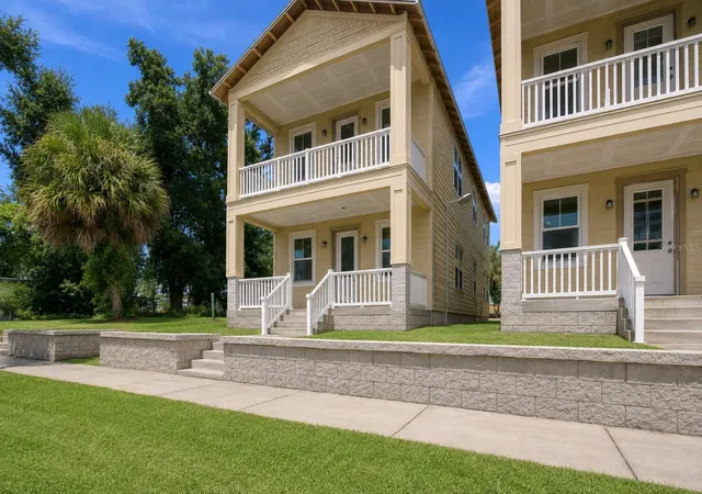 Photo 2 of Single family home for sale at 942 E 11th Ave #1, Tampa, FL 33605 | MLS# TB8543170 | Listing updated on 2026-08-28