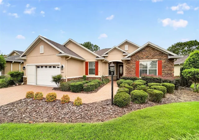 Photo 1 of Single family home for sale at 8815 Sw 83rd Court Rd, Ocala, FL 34481 | MLS# OM731229 | Listing updated on 2026-08-29