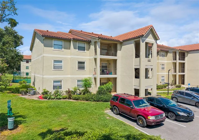 Photo 3 of Condo for sale at 3012 Parkway Blvd #203, Kissimmee, FL 34747 | MLS# O6437164 | Listing updated on 2026-09-02