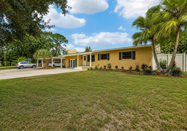 Photo 2 of Single family home for sale at 3707 Pelican Ln, Orlando, FL 32803 | MLS# O6437184 | Listing updated on 2026-09-16