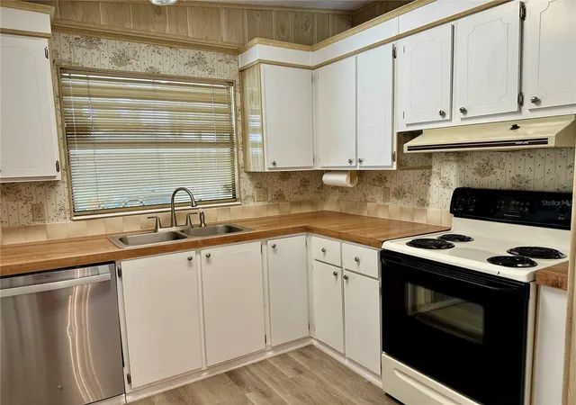 Photo 3 of Manufactured home for sale at 322 Bass Ct, Oldsmar, FL 34677 | MLS# TB8543191 | Listing updated on 2026-10-10