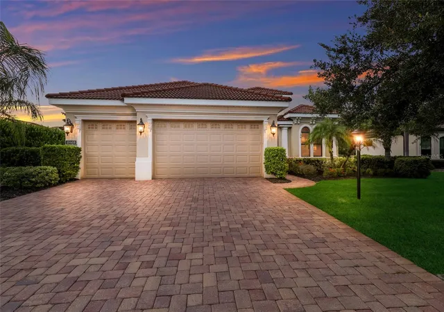 Photo 2 of Single family home for sale at 15403 Helmsdale Pl, Lakewood Ranch, FL 34202 | MLS# A4704280 | Listing updated on 2026-09-04
