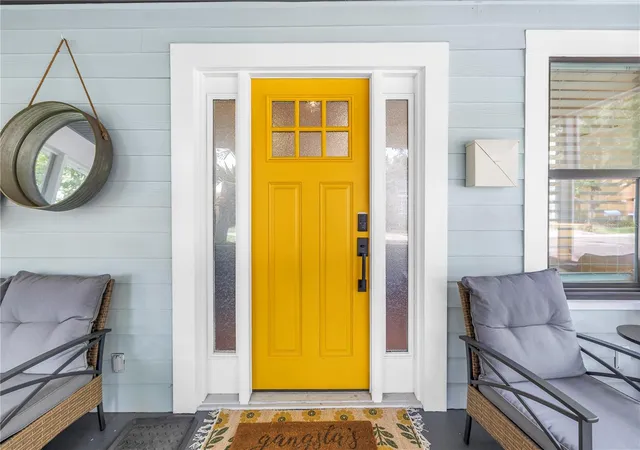 Photo 3 of Single family home for sale at 1323 7th Avenue N, Saint Petersburg, FL 33705 | MLS# TB8543196 | Listing updated on 2026-09-20