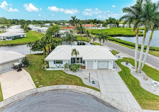 Photo 1 of Single family home for sale at 4006 Joyce Dr, Bradenton, FL 34208 | MLS# A4704282 | Listing updated on 2026-09-25