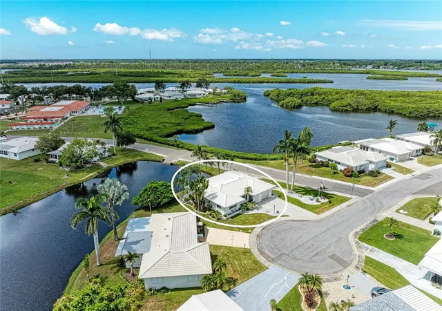 Photo 2 of Single family home for sale at 4006 Joyce Dr, Bradenton, FL 34208 | MLS# A4704282 | Listing updated on 2026-09-25