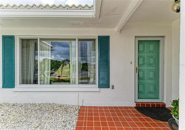 Photo 4 of Single family home for sale at 4006 Joyce Dr, Bradenton, FL 34208 | MLS# A4704282 | Listing updated on 2026-09-25