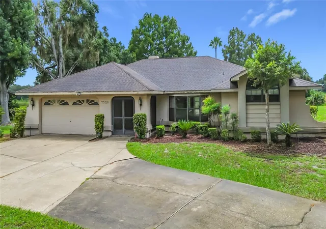 Photo 1 of Single family home for sale at 7520 E Pocono Dr, Inverness, FL 34450 | MLS# O6437202 | Listing updated on 2026-08-29