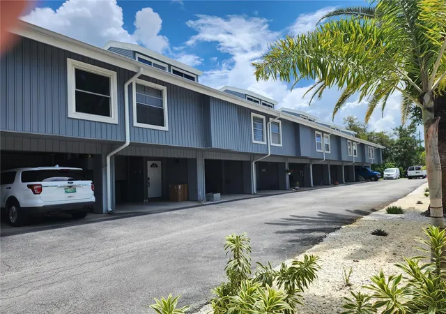 Photo 33 of Condo for sale at 200 Meres Boulevard #19, Tarpon Springs, FL 34689 | MLS# TB8543233 | Listing updated on 2026-09-04