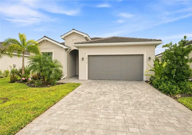 Photo 3 of Single family home for sale at 19110 Moscato Ct, Venice, FL 34293 | MLS# D6148591 | Listing updated on 2026-10-20