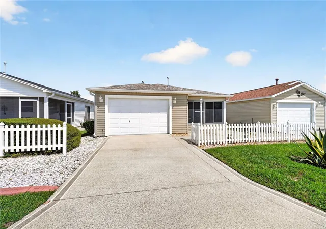 Photo 3 of Single family home for sale at 8214 Se 169th Palownia Loop, The Villages, FL 32162 | MLS# G5117066 | Listing updated on 2026-09-25