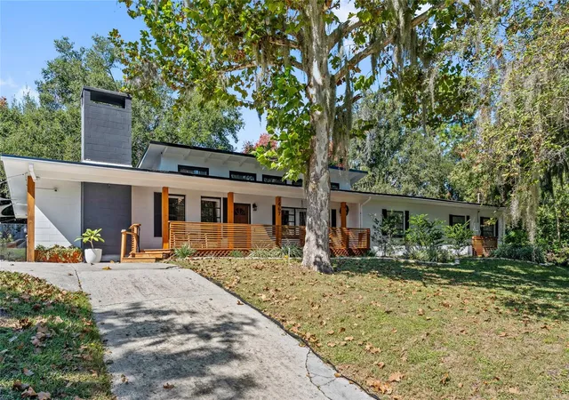 Photo 1 of Single family home for sale at 1467 Hilltop Dr, Mount Dora, FL 32757 | MLS# O6437231 | Listing updated on 2026-09-28