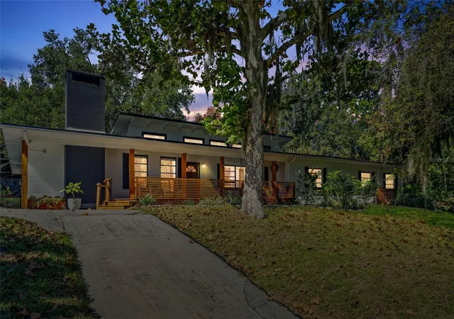 Photo 3 of Single family home for sale at 1467 Hilltop Dr, Mount Dora, FL 32757 | MLS# O6437231 | Listing updated on 2026-09-28