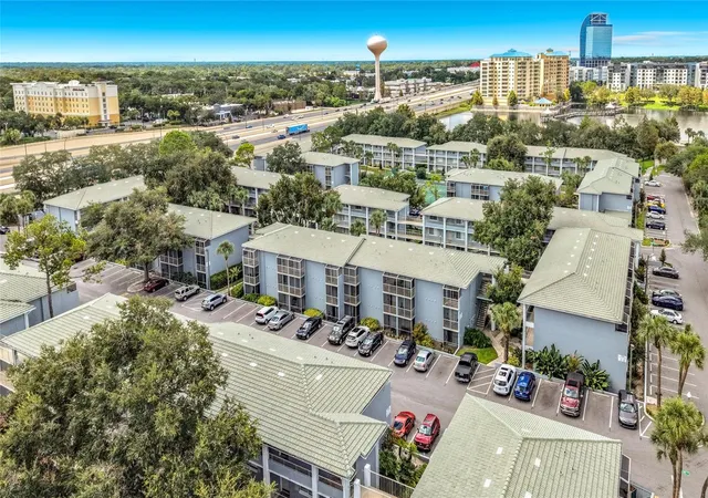 Photo 3 of Condo for sale at 131 Water Front Wy #220, Altamonte Springs, FL 32701 | MLS# O6437232 | Listing updated on 2026-09-25
